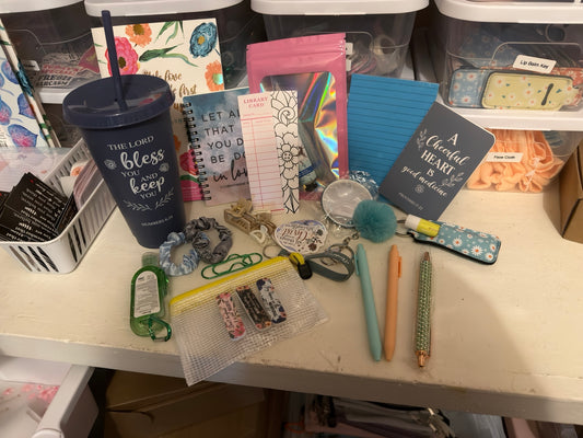 Faith Mystery Box – Christian Gifts, Devotionals & Prayer Cards | SheBelieves Co.